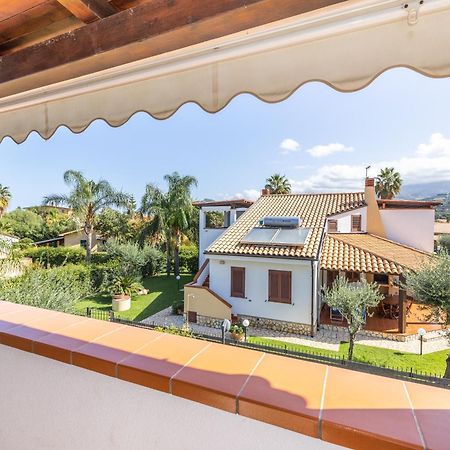Sole Mare Deluxe Villa Campofelice Di Roccella Exterior foto
