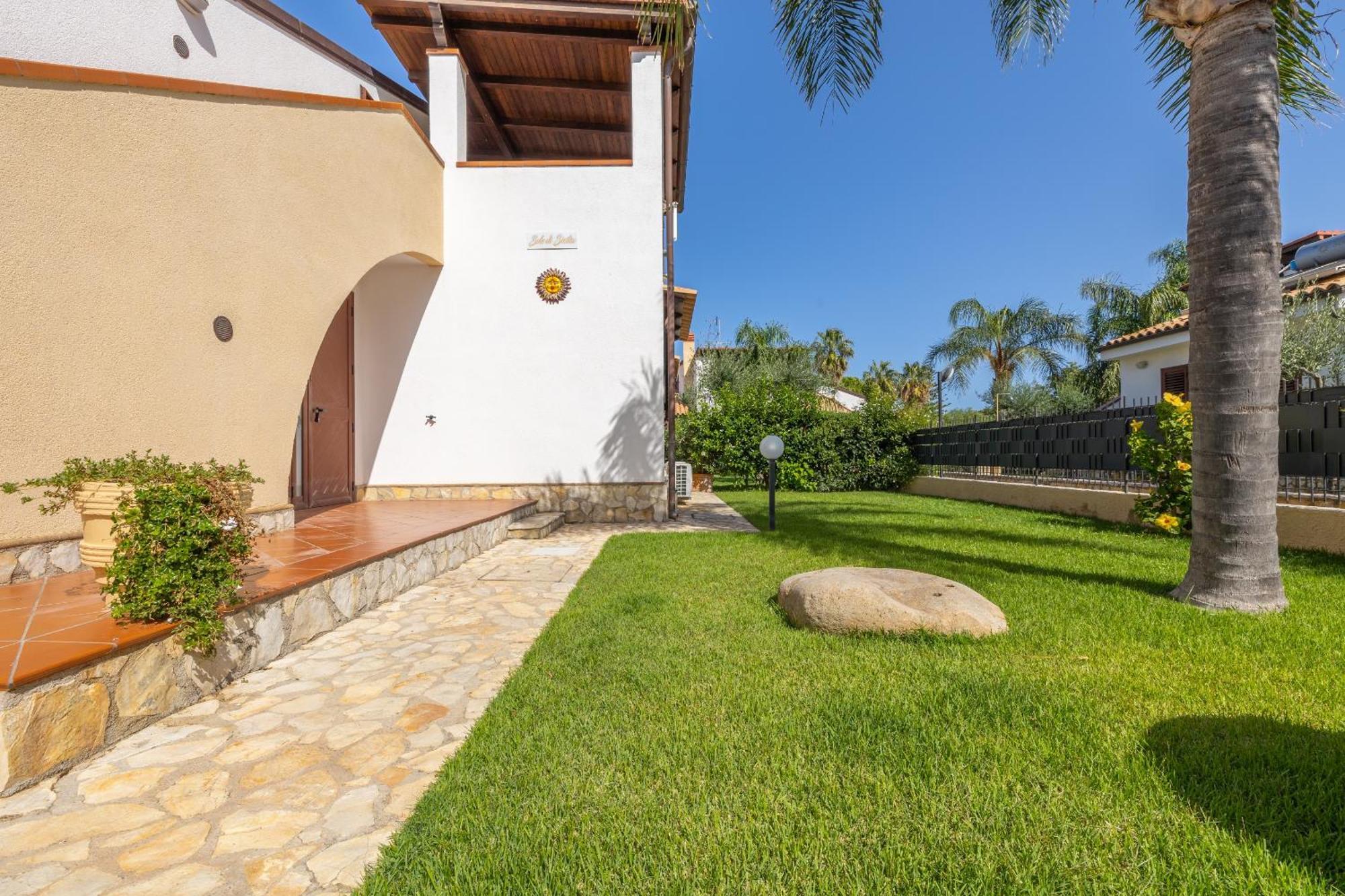 Sole Mare Deluxe Villa Campofelice Di Roccella Exterior foto